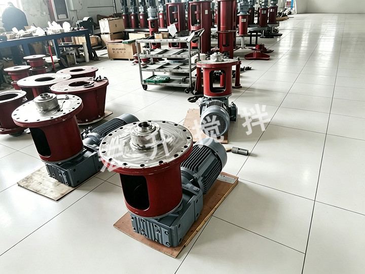 側(cè)入式攪拌機(jī)
